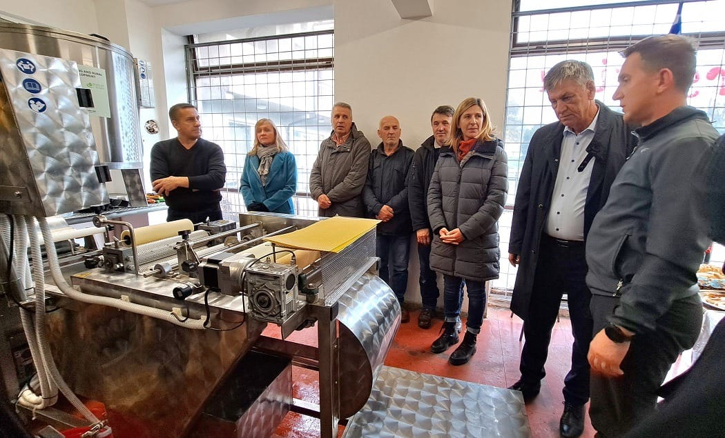 Podrška pčelarima: Puštena u rad linija za proizvodnju satnih osnova od voska