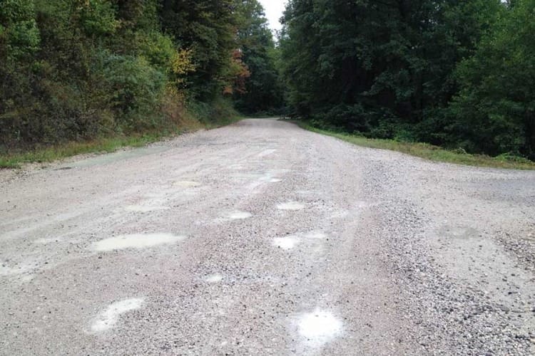 Potpisan ugovor za sanaciju i asfaltiranje lokalnih puteva u MZ Begov Han