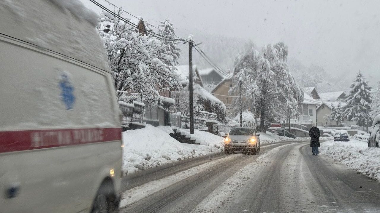 Tešanj drugi dan odsječen od svijeta: Zavidovići i Maglaj bez struje