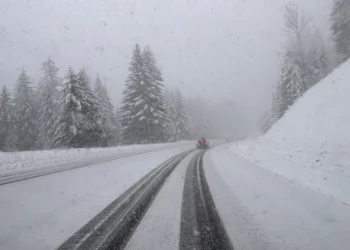 Usporen saobraćaj u većem dijelu Bosne zbog snijega