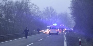 Nesreća u Jelini: Učestvovalo pet vozila, jedna osoba prebačena u KBZ