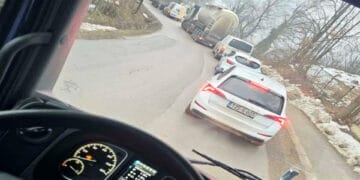 Zbog udesa kod Maglaja obustavljen saobraćaj na M-17