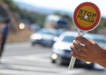 Policija tokom vikenda kontrolisala skoro 1.900 vozila na području ZDK